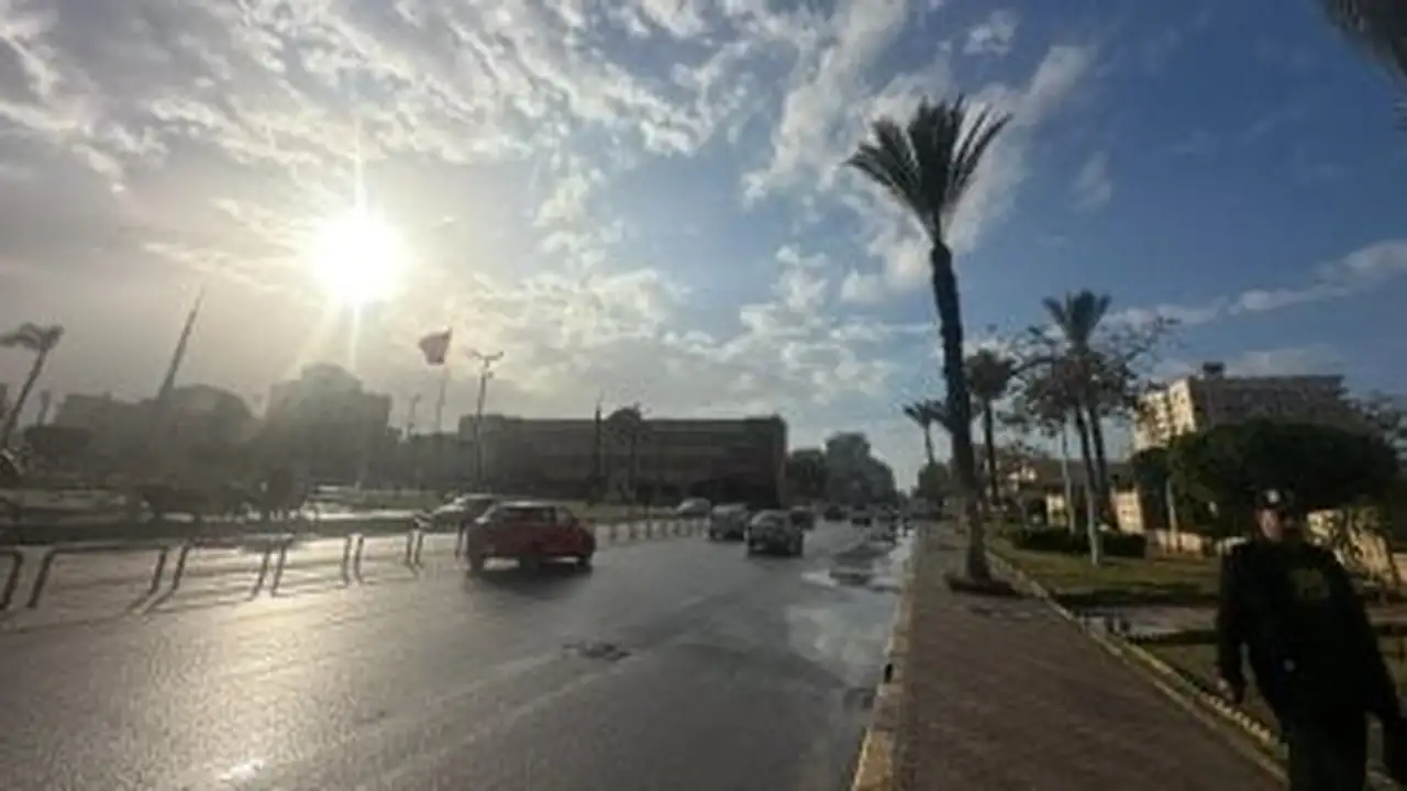 خريطة الأرصاد تحدد المناطق المتأثرة بسقوط أمطار متوسطة الشدة خلال الساعات المقبلة